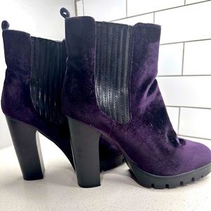 Report Signature Polk Chelsea Purple Velvet booties 8.5